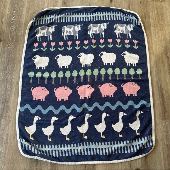 VTG Crown Crafts Vuteks Vukovar Reversible Blanket Yugoslavia Cow Sheep Pig Goos - Picture 1 of 8